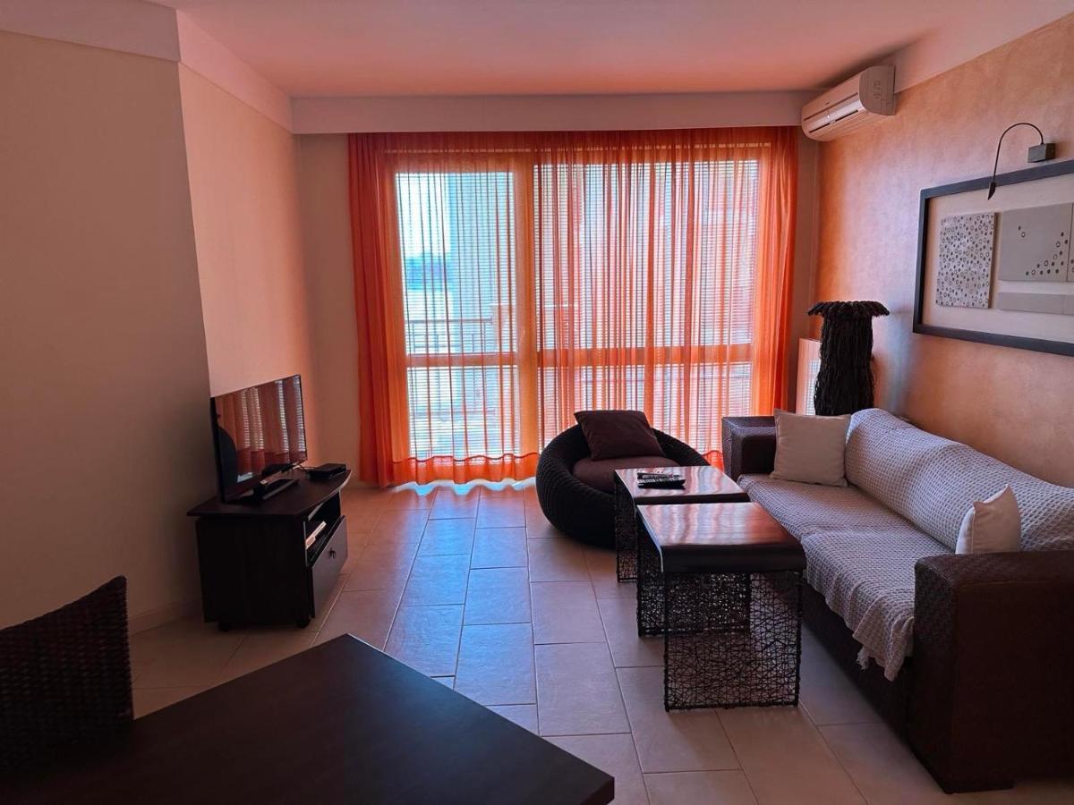 Oazis Vip Club Aparthotel Sunny Beach Exterior foto